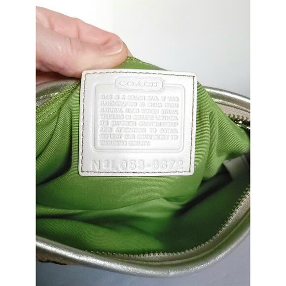 Coach(8672) 2005 Vintage Limited Edition Burlap Demi Bag - Picture 15 of 16